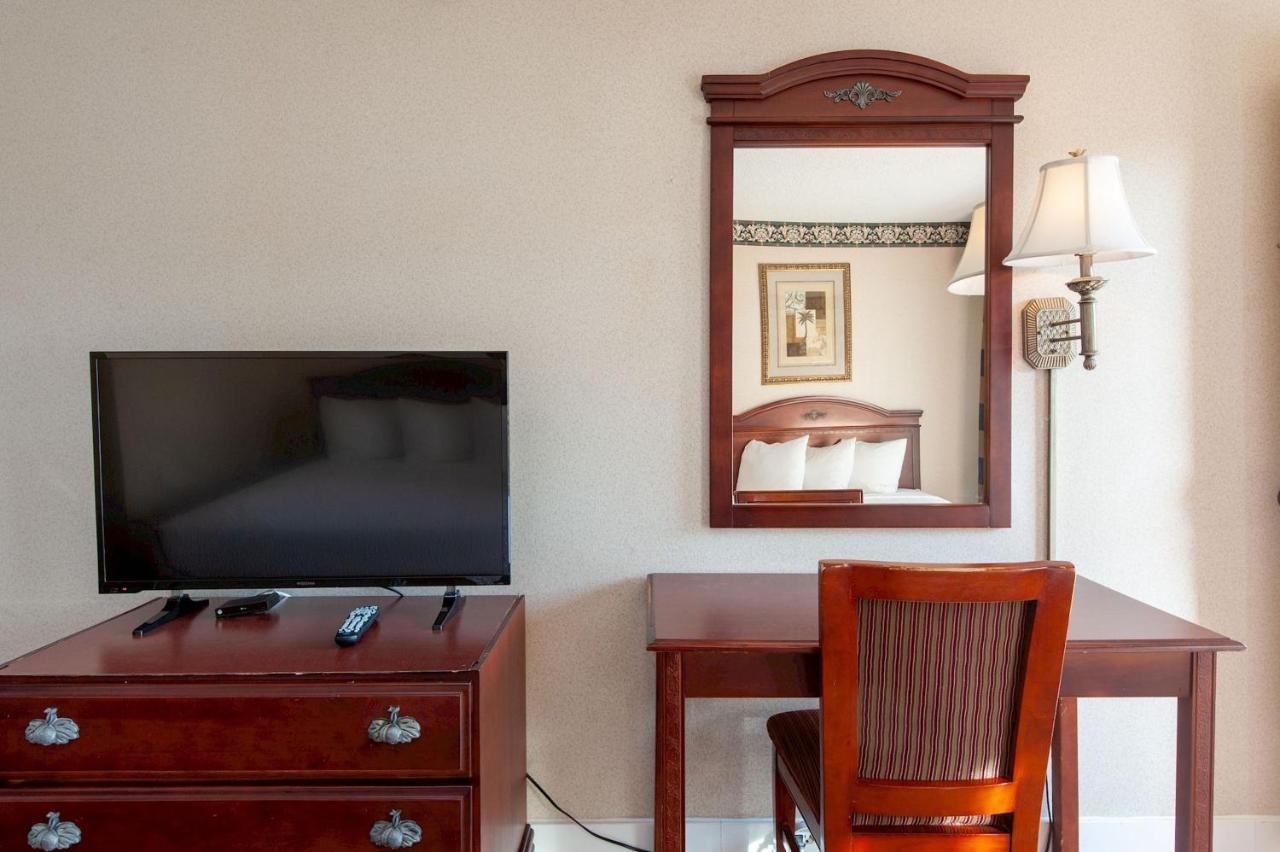 Studio City Court Yard Hotel Экстерьер фото
