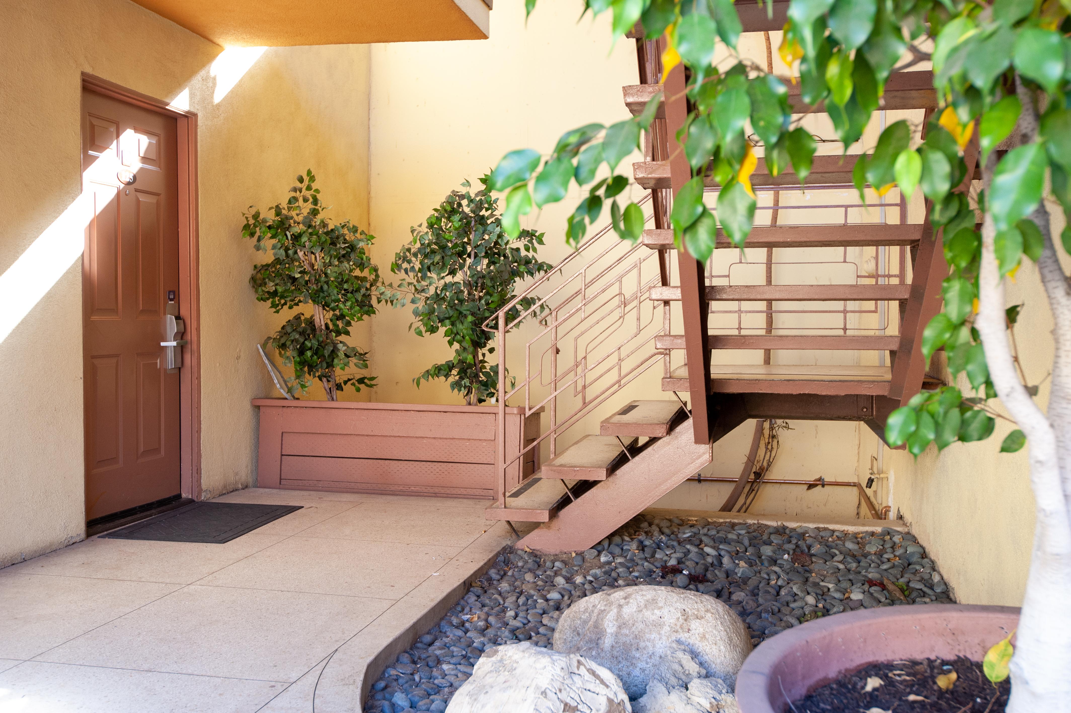 Studio City Court Yard Hotel Интерьер фото